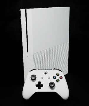 Консоль Xbox One S 500 ГБ + 2 накладки + КАБЕЛИ - комплект