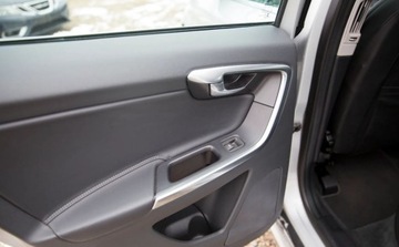 Volvo XC60 I SUV Facelifting 2.0 D3 DRIVE-E 150KM 2016 Volvo XC 60 2016R Stan bardzo dobry , wymieniony rozrzad , pelna dokumenta, zdjęcie 10