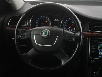 Skoda Superb II Kombi 2.0 TDI CR DPF 140KM 2012 Skoda Superb 2.0 TDI, DSG, Navi, Xenon, Klima, zdjęcie 11