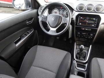 Suzuki Vitara III SUV Facelifting 1.0 BoosterJet 111KM 2018 Suzuki Vitara 1.0 BoosterJet, 1. Właściciel, zdjęcie 6