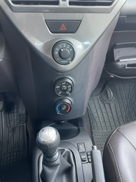 Toyota iQ 1.0 VVT-i 68KM 2009 Toyota iQ Klima, zdjęcie 6