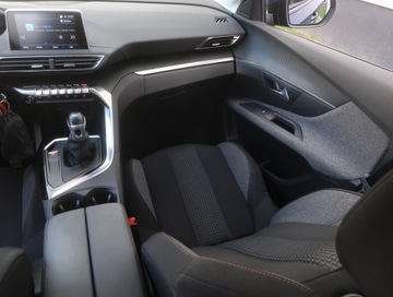 Peugeot 3008 II Crossover 1.2 PureTech 130KM 2019 Peugeot 3008 1.2 PureTech, Navi, Klima, zdjęcie 7