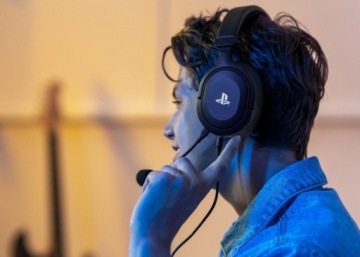 Игровые наушники PS5 Trust GXT 498 Forta, белые