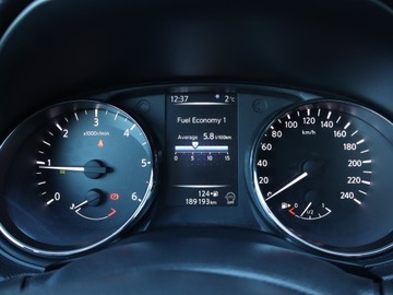 Nissan Qashqai II Crossover 1.6 dCi 130KM 2015 Nissan Qashqai 1.6 dCi, 4X4, Navi, Klima, zdjęcie 10