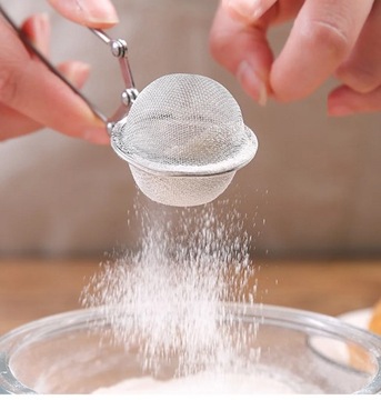 ЧАЙНЫЙ ЗАВАВАТЕЛЬ, ЩИПЦЫ, СТАЛЬНОЕ СИТО ДЛЯ ТРАВ