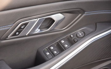 BMW Seria 3 G20-G21 Limuzyna 2.0 320d 190KM 2023 BMW Seria 3 320d xDrive 190KM, M Pakiet, Shadow Line, HiFi, Kamera cofania, zdjęcie 16