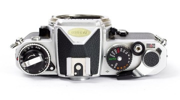 NIKON FE SILVER BODY SLR 35 мм