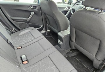Peugeot 2008 I SUV Facelifting 1.2 PureTech 82KM 2016 Peugeot 2008 LIFT 1-Wlasciciel Klima Czujniki Parkowania Grzane Fotele, zdjęcie 10