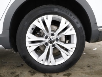 Volkswagen Passat B8 Variant Facelifting 2.0 TDI SCR 200KM 2023 Volkswagen Passat Alltrack | APP | Panorama | Hak, zdjęcie 26