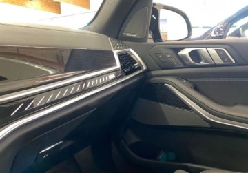 BMW X7 SUV M Facelifting 4.4 M60i 530KM 2025 BMW X7 M60i - Samochod dostepny od reki 4.4 Benzyna 530KM, zdjęcie 10