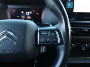 Citroen C4 III SUV 1.2 PureTech 130KM 2022 Citroen C4 1.2 PureTech, Salon Polska, zdjęcie 15