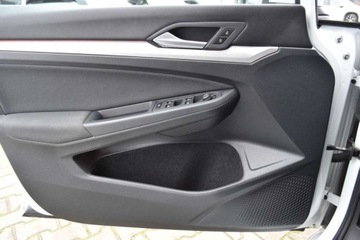 Volkswagen Golf VIII Variant 2.0 TDI 150KM 2022 Volkswagen Golf SalonPL TDI 150KM DSG Variant Pakiety SideAssist Czujniki, zdjęcie 24