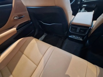 Lexus ES VII (XV70) Sedan Facelifting 300h 218KM 2025 Od ręki - 300h Business Edition 2.5 E-CVT 218KM | Podgrzewane fotele!, zdjęcie 10