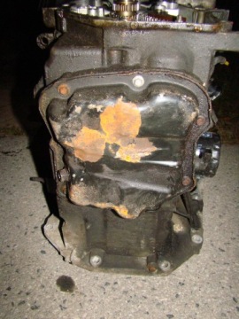 Блок двигателя, дымоход, низ Б/у 1.6 Sce Dacia Renault H4m