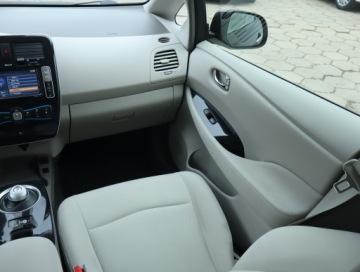 Nissan Leaf I Hatchback 5d Elektryczny 109KM 2012 Nissan Leaf 24 kWh, Automat, Navi, Klima, zdjęcie 7