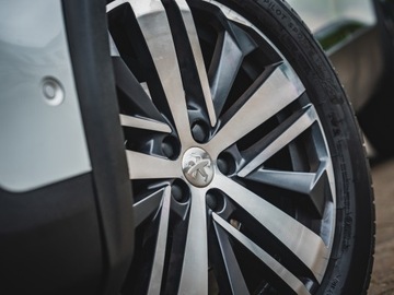 Peugeot 3008 II Crossover 2.0 BlueHDi 180KM 2017 Peugeot 3008 2.0 BlueHDI 180 KM GT, zdjęcie 2