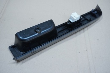 NISSAN PATROL PANEL PŘEPÍNAČ SKEL PRAVÝ ZADNÍ Y61 3,0 GU4