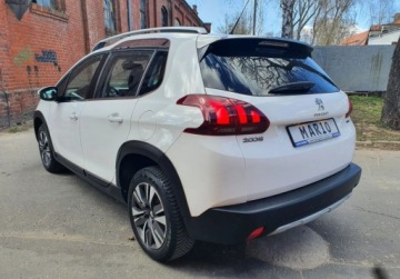 Peugeot 2008 I SUV Facelifting 1.2 PureTech 110KM 2016 Peugeot 2008 Panorama LED Nawigacja GetHelp 1.2 Benzyna 110KM, zdjęcie 4