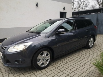 Ford Focus III Kombi 1.0 EcoBoost 125KM 2013 Ford Focus 1.0 12V 125KM Klimatronik Halogeny, zdjęcie 9