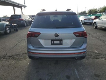 Volkswagen Tiguan II 2023 Volkswagen Tiguan Se R-Line Black, 2023r., 2.0L 2.0 Benzyna 184KM, zdjęcie 5