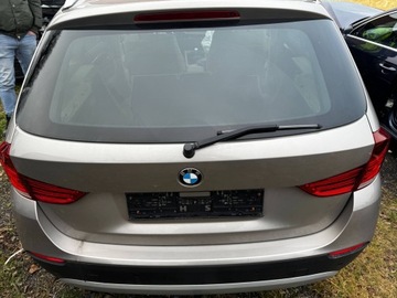 BMW X1 E84 2011 VÍKO KUFRU ZADNÍ SKLO (OKNO) BARVA A72 KASCHMIRSILBER PĚKNÝ W KOLO