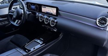 Mercedes Klasa A W177/V177 Sedan Facelifting 1.3 200 163KM 2023 Mercedes-Benz Klasa A Salon PL AMG Line Kamera Czujniki MBUX Carplay Andro, zdjęcie 20