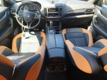 Maserati Levante 2024 Maserati Levante Modena S 2024 3.8 Benzyna 580KM, zdjęcie 8
