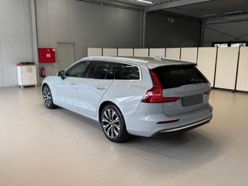 Volvo V60 II  Kombi Plug-In Facelifting 2.0 T6 350KM 2025 VOLVO V60 T6 AWD Plug-In Hybrid Plus Bright Combi 2.0(350KM) 2025, zdjęcie 4