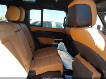 Land Rover Defender IV (L663) 2024 Land Rover Defender 110 P500 SE 2024 5.0 Benzyna 493KM, zdjęcie 14