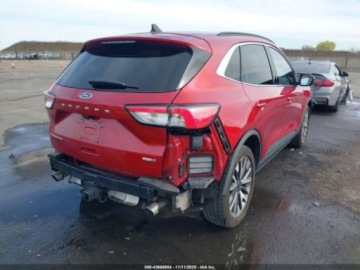 Ford Kuga III 2020 Ford Kuga 2020 r., 2,0L TITANIUM 2.0 Benzyna 250KM, zdjęcie 7