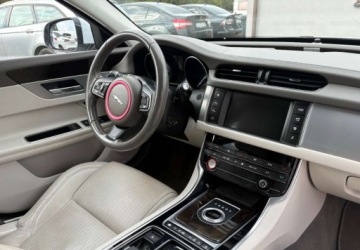Jaguar XF II Sedan 2.0 i4D 163KM 2017 Jaguar XF Samochod z gwarancja 2.0 Diesel 163KM, zdjęcie 12