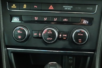 Seat Leon III ST 2.0 TDI CR 150KM 2016 Seat Leon 2.0 TDI, DSG, Skóra, Navi, Klima, zdjęcie 9