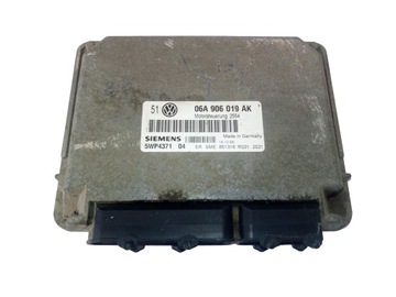 Sterownik 06A906019AK 5WP4371 04 BEZ IMMO
