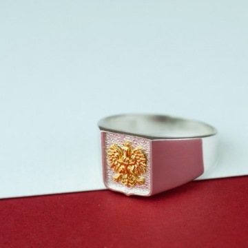 ПАТРИОТИЧЕСКОЕ СЕРЕБРЯНОЕ КОЛЬЦО 925 ПРОБЫ С ПОЗОЛОЧЕННЫМ ОРЛОМ-ПЕЧАТКОЙ