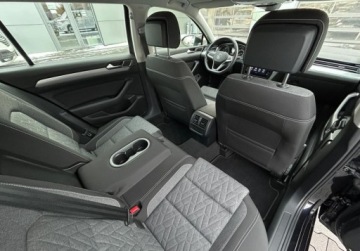 Volkswagen Passat B8 Variant Facelifting 1.5 TSI EVO 150KM 2023 Volkswagen Passat Variant Variant Business Pakiety, ACC, Kamera, GPS, Pod, zdjęcie 8