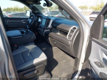  RAM 1500 2022 Ram 1500 Big Horn 4x2 Quad Cab 64 Box 5.7 Benzyna 395KM, zdjęcie 9