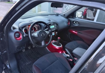 Nissan Juke I SUV Facelifting 1.2 DIG-T (Euro 6) 115KM 2017 Nissan Juke Pl Salon , przepiekne wnetrze z czerwonymi wstawkami 1.2 115KM, zdjęcie 12