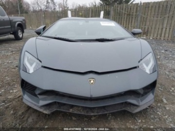 Lamborghini Aventador 2018 Lamborghini Aventador Aventador s 6.5 Benzyna 729KM, zdjęcie 1