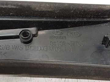KIA PRO CEED 3 III 18- LIŠTA OKNO ČELNÍ PRAVÁ 86132J7700