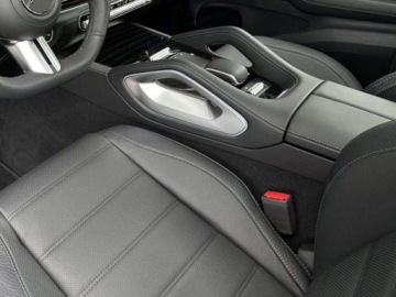 Mercedes GLE V167 SUV Facelifting 2.0 300d 269KM 2025 MERCEDES-BENZ GLE 300 d 4-Matic AMG Line 2.0 (269KM) 2025, zdjęcie 7