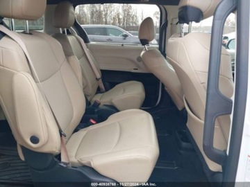 Toyota Sienna III 2022 Toyota Sienna 2022 Toyota Sienna XLE AWD 7-Passenger 2.5 Benzyna 189KM, zdjęcie 11