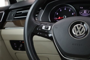 Volkswagen Passat B8 Variant 1.8 TSI BlueMotion Technology 180KM 2016 VW Passat 1.8 TSI, Salon Polska, Serwis ASO, zdjęcie 16