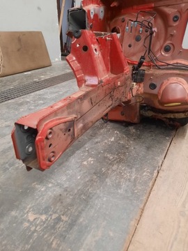 BMW 1 F40 ČTVRTKA PODÉLNA VÝZTUHA PRAVÁ
