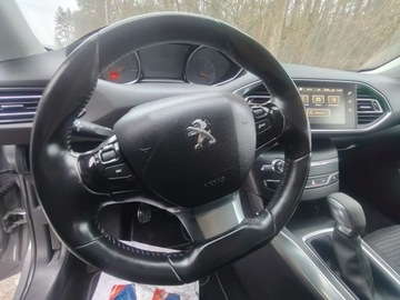 Peugeot 308 II Hatchback 5d 1.2 PureTech 130KM 2017 Peugeot 308 T9 1.2 Benzyna 131KM, zdjęcie 29