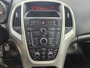 Opel Astra J Sports Tourer Facelifting 1.4 Turbo ECOTEC 140KM 2013 Opel Astra KlimaTronik ,Elektryka ,Pdc, Serwis, zdjęcie 26