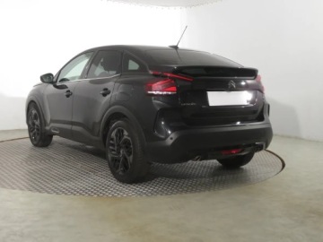 Citroen C4 III SUV 1.2 PureTech 130KM 2021 Citroen C4 1.2 PureTech, Salon Polska, zdjęcie 3