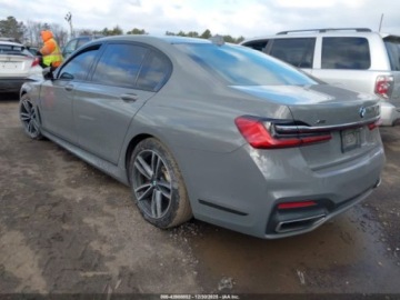 BMW Seria 7 G11-G12 2020 BMW Seria 7 750i xDrive 2020 4.4 Benzyna 523KM, zdjęcie 3