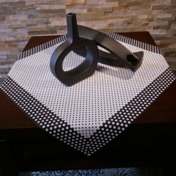 Скатерть Черная в горошек 150х220см