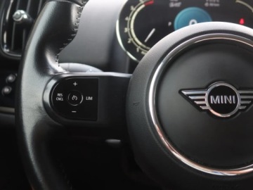 Mini Countryman F60 Crossover Facelifting 1.5  136KM 2022 MINI Countryman Cooper, Salon Polska, zdjęcie 15