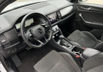 Skoda Kodiaq I SUV Facelifting 2.0 TSI 190KM 2023 Skoda Kodiaq 4x4 Sportline Travel Assist, Hak, ACC, Kamera, GPS, Bezwypad, zdjęcie 6